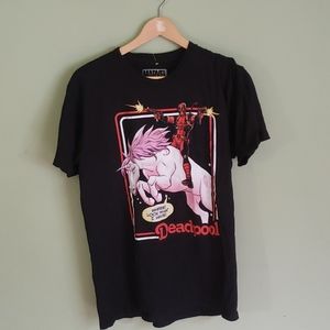 Black graphic deadpool t shirt